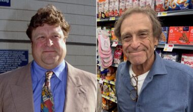 John Goodman is unrecognizable in new fan snapshot