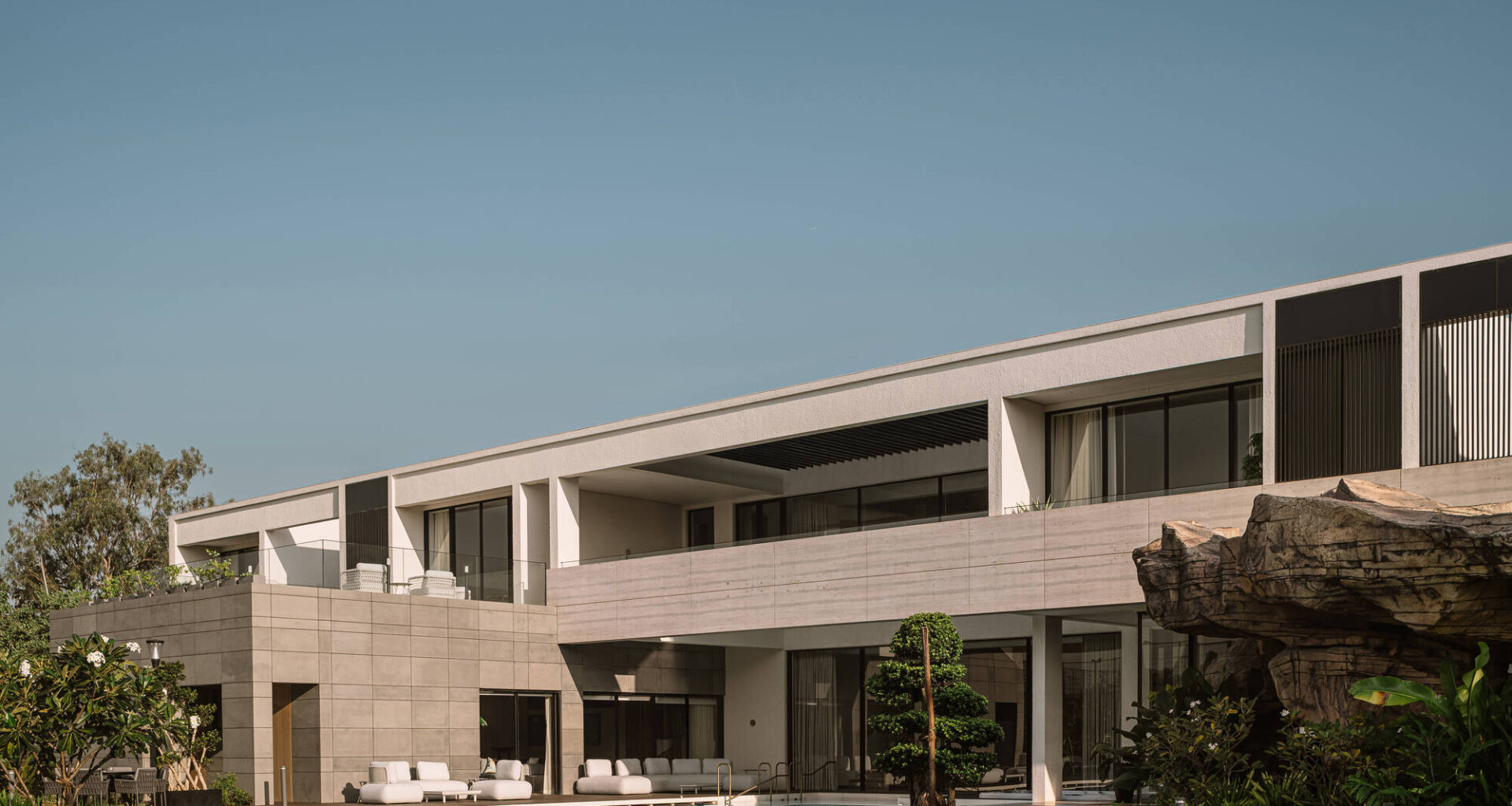 CASAVIVA Residence / SHROFFLEóN | ArchDaily