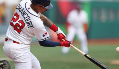 Pirates add veteran catching depth with Endy injury