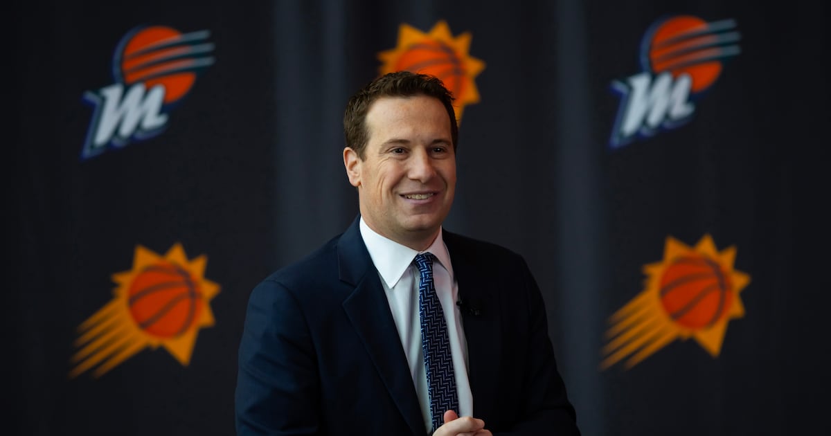 Report: Phoenix Suns owner Mat Ishbia in ‘zero danger’ of team sale