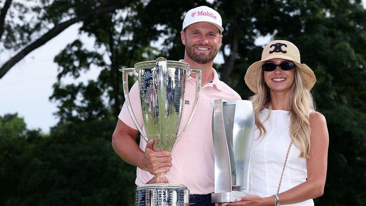 Wyndham Clark & girlfriend Emily Tanner cap off a massive weekend with a win, Sox fans fight & a big CFB QB