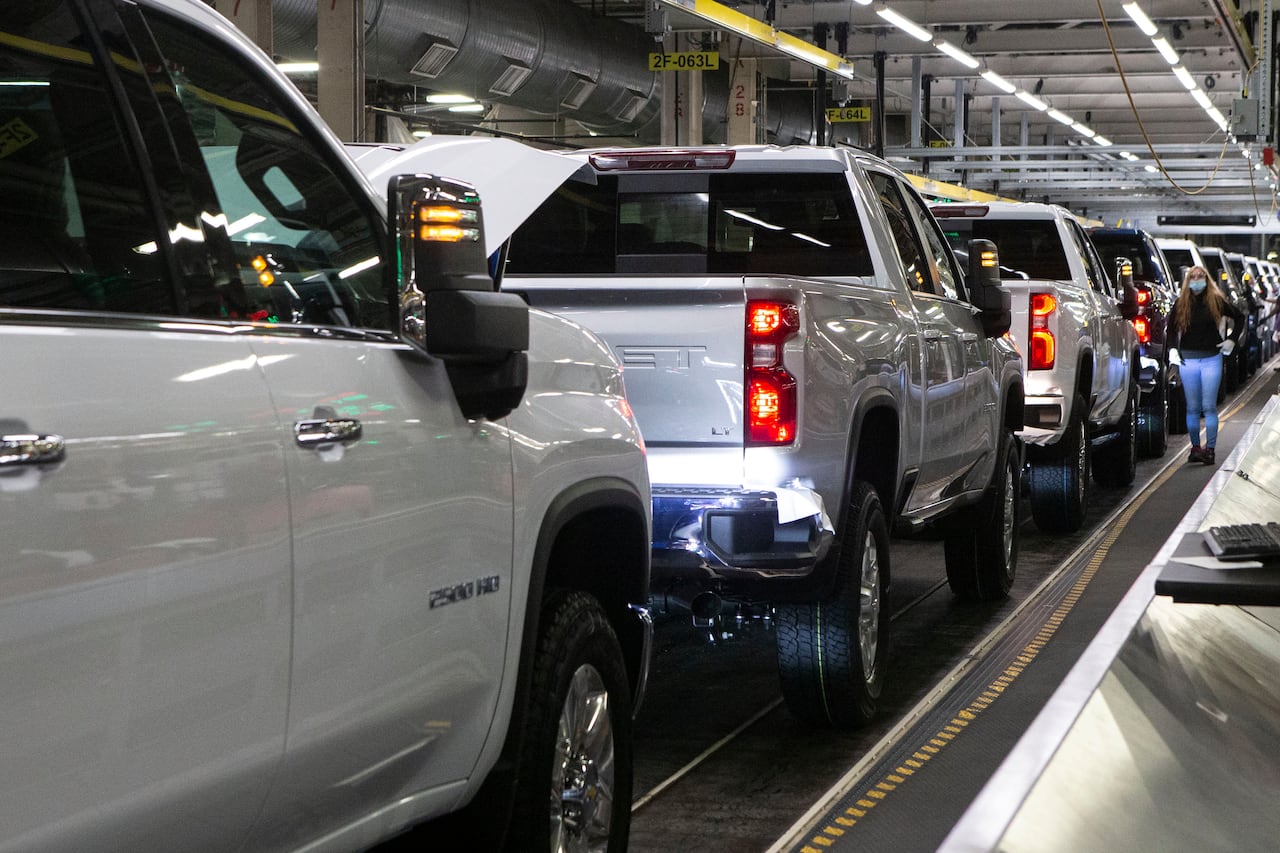 The prime minister said trade talks broke down with the U.S. in part because American negotiators changed the terms in the hours before the deadline to exclude medium and heavy-duty trucks from tariff relief. The move would have left out GM Silverado
