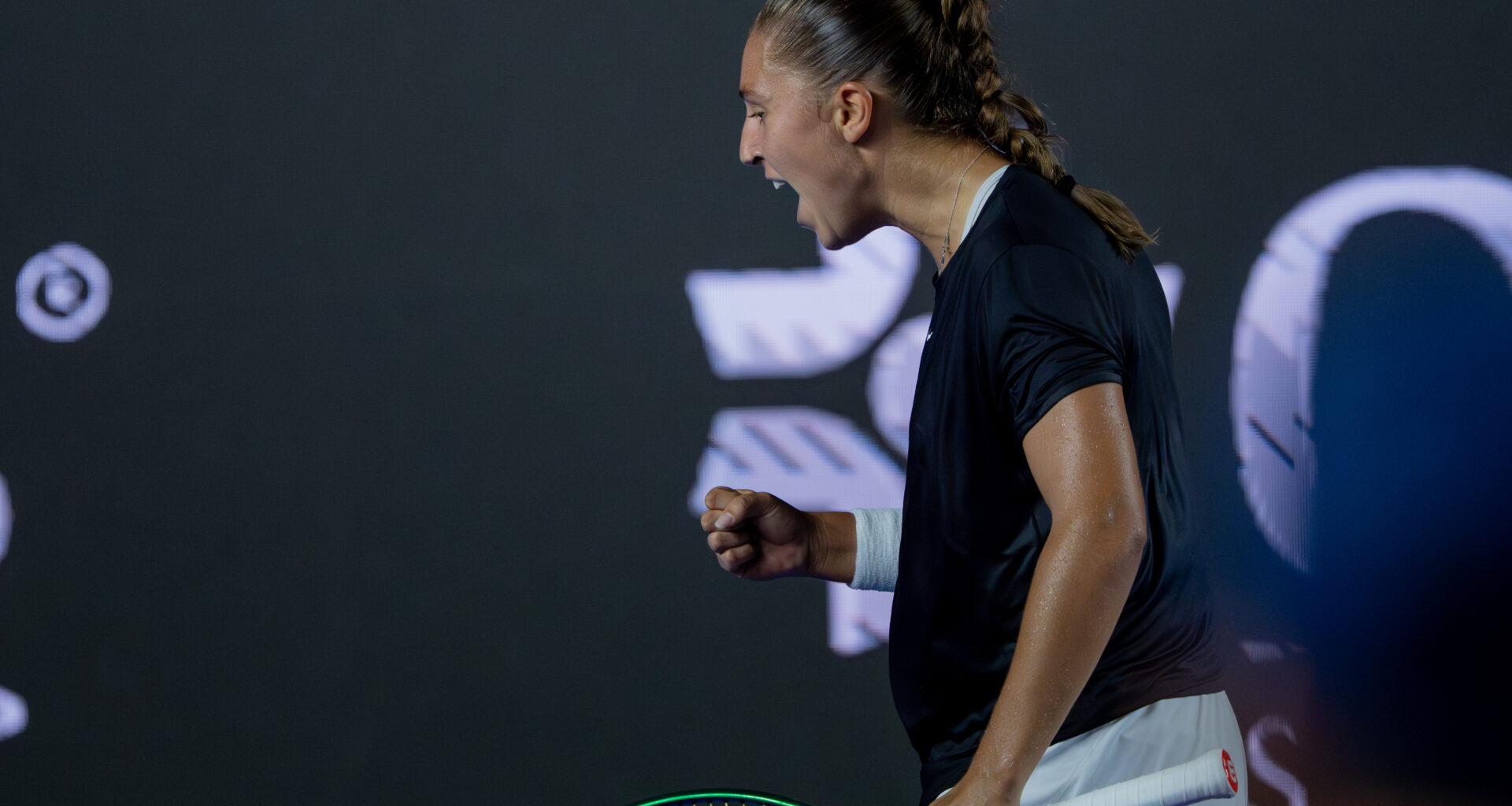 Parry battles past Oliynykova to reach Monterrey quarterfinals