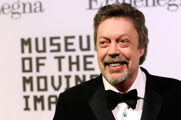 Tim Curry attends the Museum of the Moving Image salute to Alec Baldwin in New York on Feb. 28, 2011. (AP Photo/Peter Kramer, File)