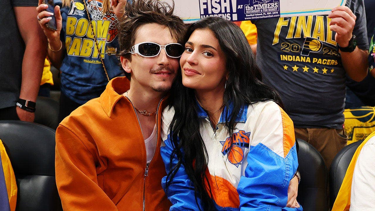 Huge Knicks fan Kylie Jenner talks courtside fits & desire to become even bigger fan with enhanced implants