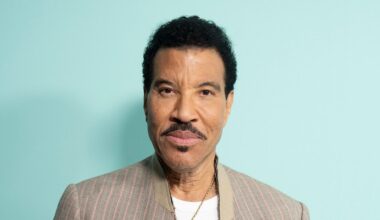 Lionel Richie hospitalized in St. Louis amid summer health scares
