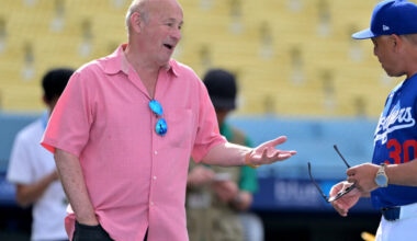 Kasten: Dodgers "Not Being Sold"