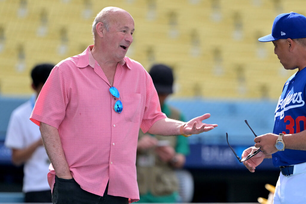 Kasten: Dodgers "Not Being Sold"