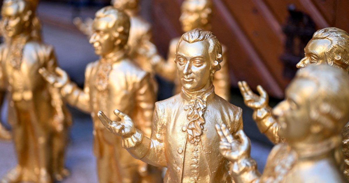 Mini-Mozart heist blights anniversary tribute as thieves make off with statuettes