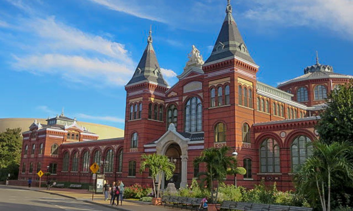 Smithsonian races to finalise site for national Latino museum - The Art Newspaper