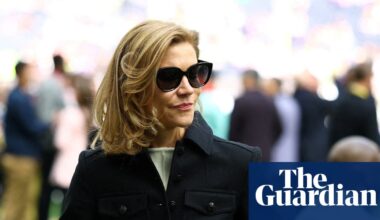 Amanda Staveley consortium set to buy Gold family’s 25.1% stake in West Ham | West Ham United