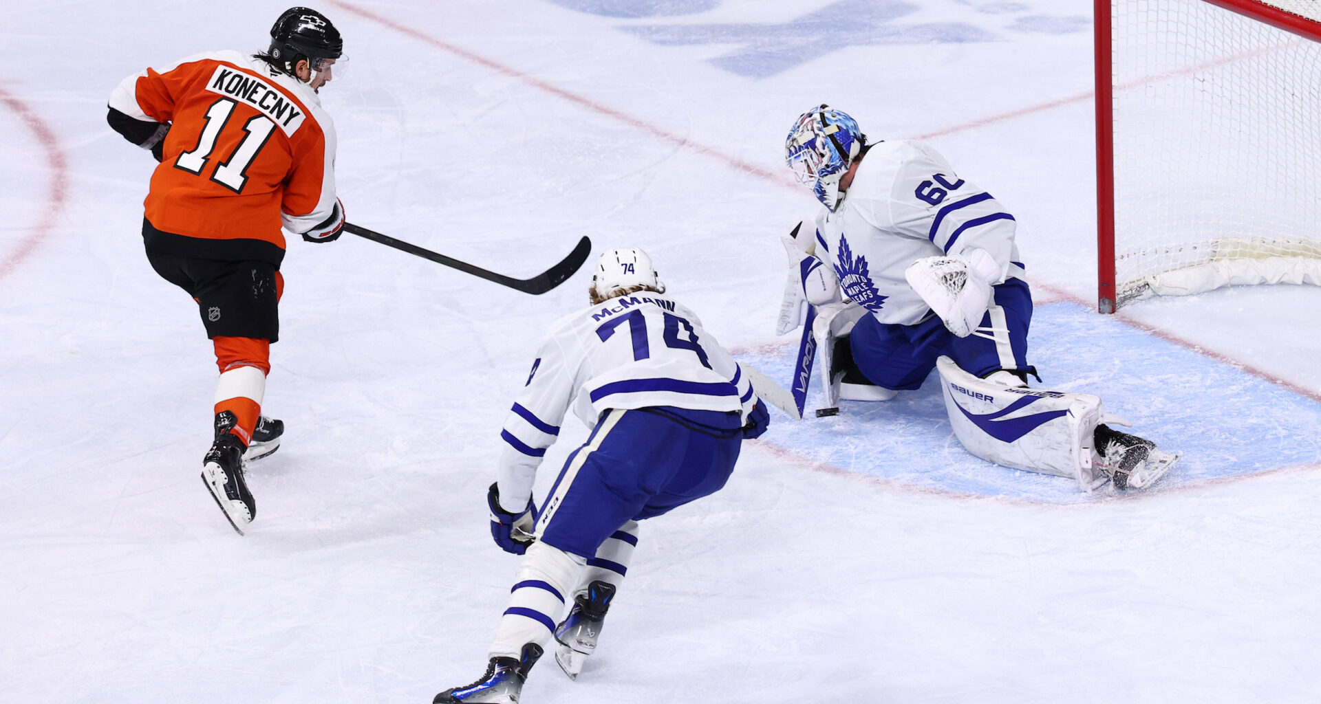 How much WAR did the Flyers add and lose this offseason?
