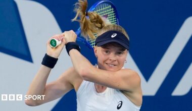 Harriet Dart plays a backhand