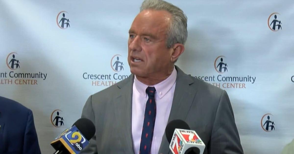 RFK Jr. tours Dubuque health center, addresses measles cases | News