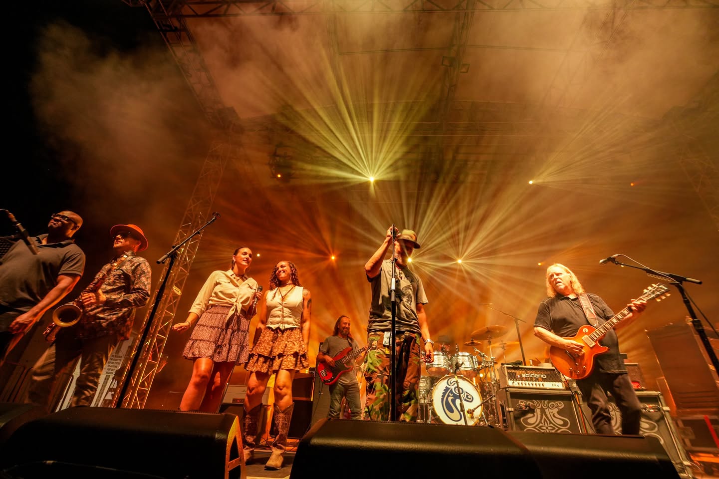 Gov't Mule Welcome JJ Grey & Mofro for Van Morrison Tribute
