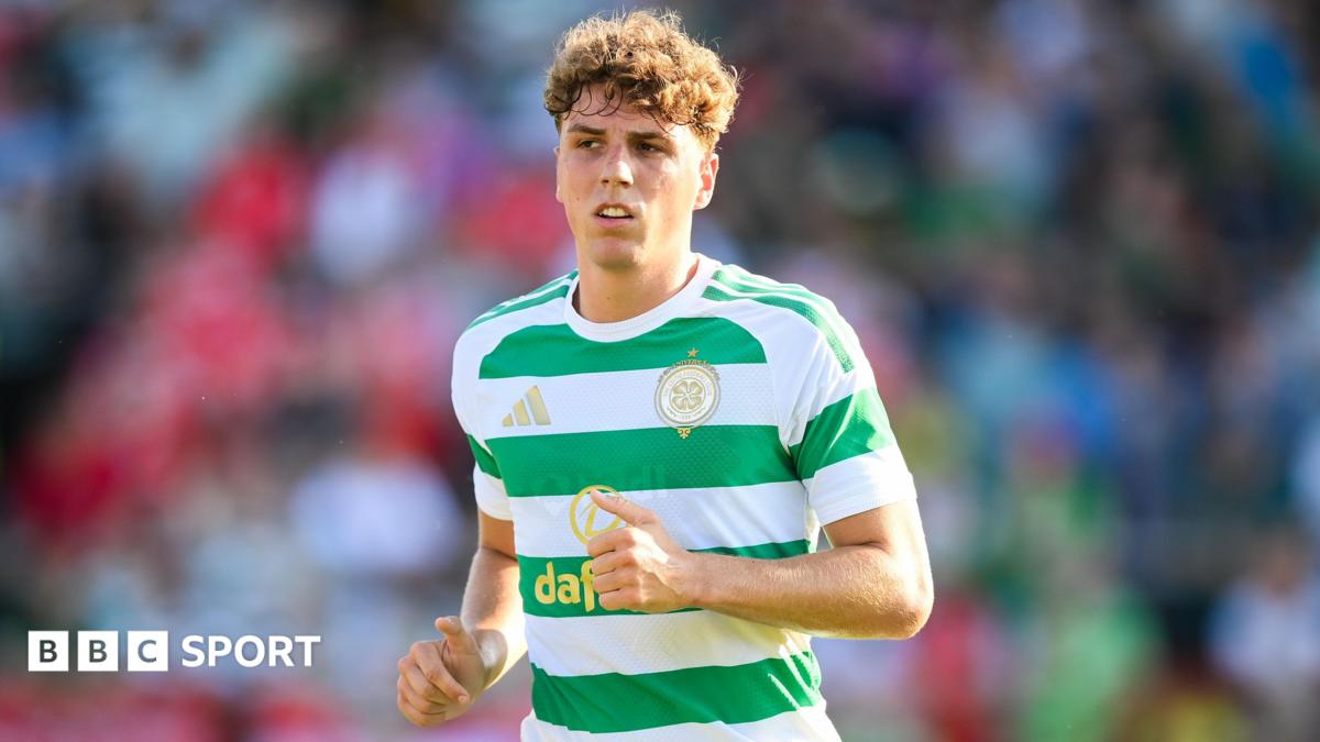 Arne Engels in action for Celtic, wearing a jersey with green and white hoops