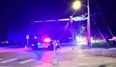 Crash injures 1, knocks down power lines in Omaha’s Benson area