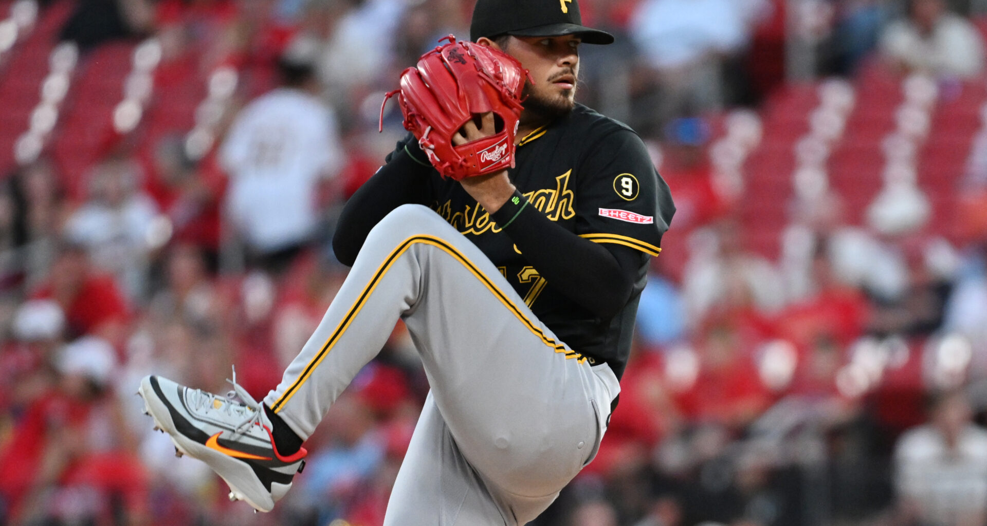 Pirates fall in series opener at St. Louis -