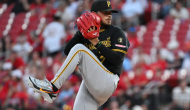 Pirates fall in series opener at St. Louis -