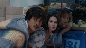 Beef. (L to R) Charles Melton as Austin Davis, Cailee Spaeny as Ashley Miller, Carey Mulligan as Lindsay Crane-Martin in episode 208 of Beef. Cr. Courtesy of Netflix © 2026