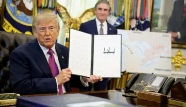Trump signs order renaming Lake Ontario as Lake America