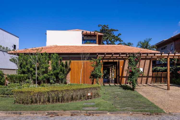 MFA House / Simone Jazbik Arquitetura - Exterior Photography, Wood, Garden, Courtyard