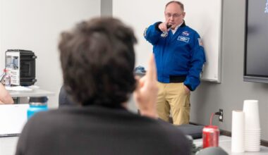 Mike Fincke, longtime NASA astronaut from Pittsburgh area, retires
