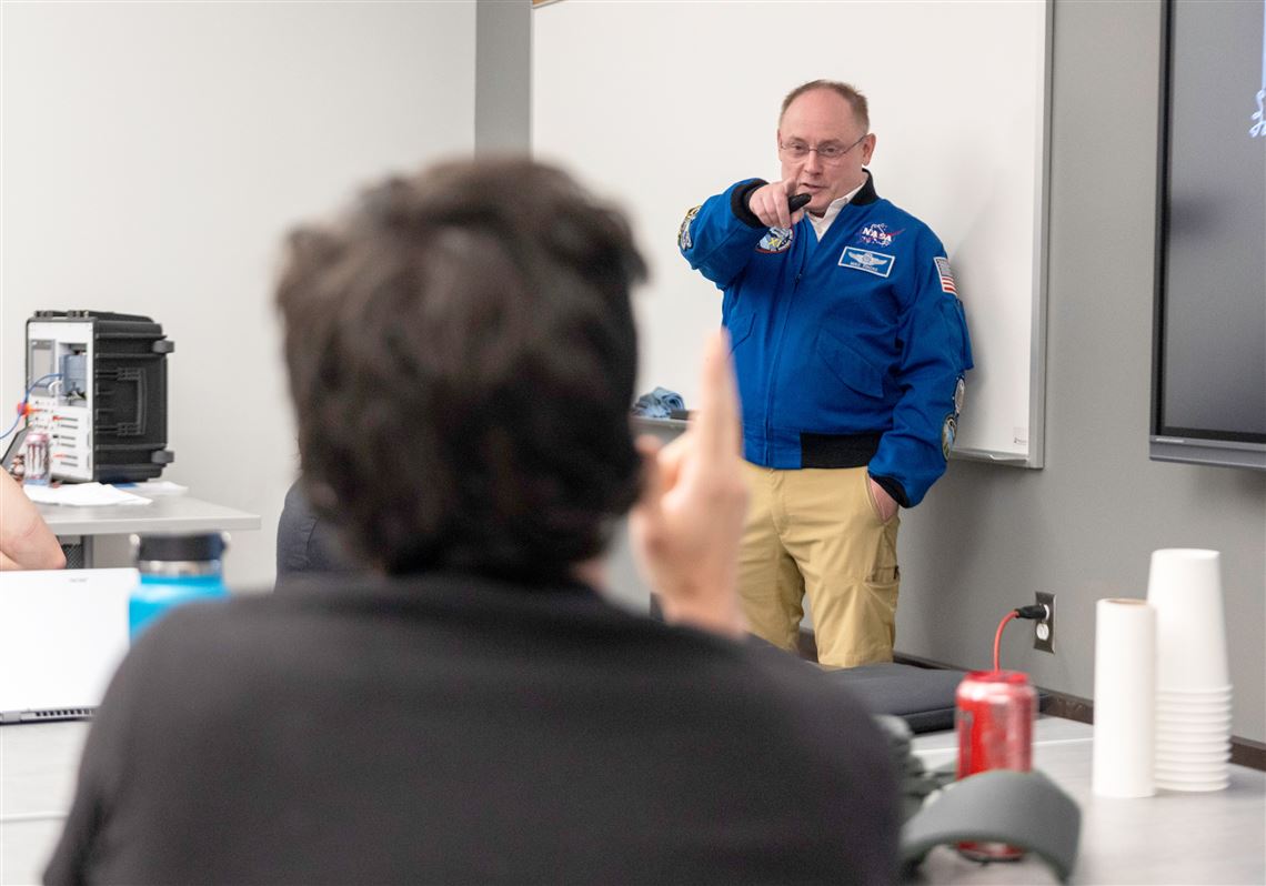 Mike Fincke, longtime NASA astronaut from Pittsburgh area, retires