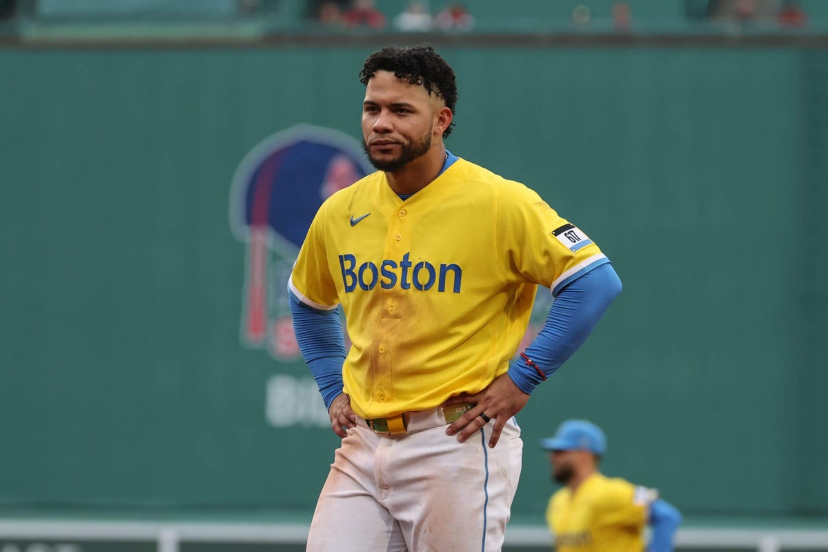 Red Sox lose top bat as Willson Contreras heads to the injured list with hamstring strain