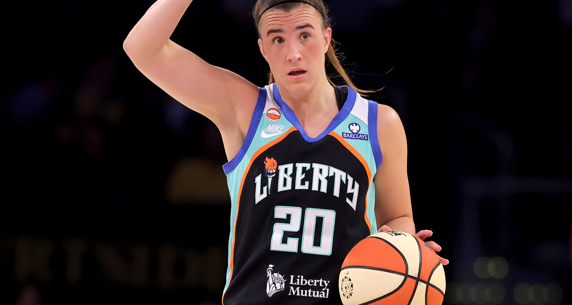 Sabrina Ionescu has 27 points, 10 rebounds as Liberty edge Mercury