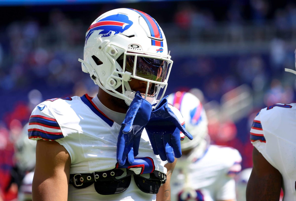 Bills preseason thoughts: DJ Moore’s injury scare, Jim Leonhard’s defense debuts