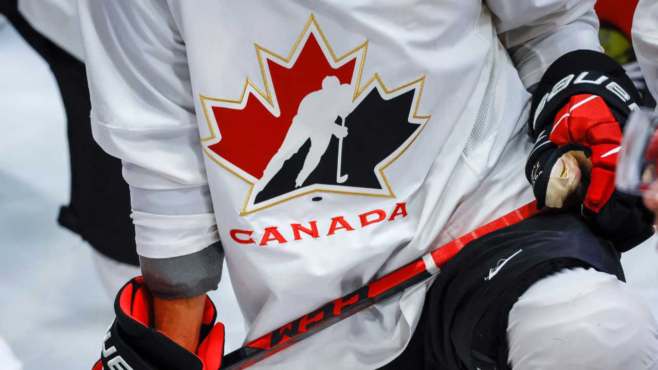 Canada routs United States in Hlinka Gretzky Cup gold-medal game