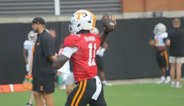 tennessee football quarterback battle