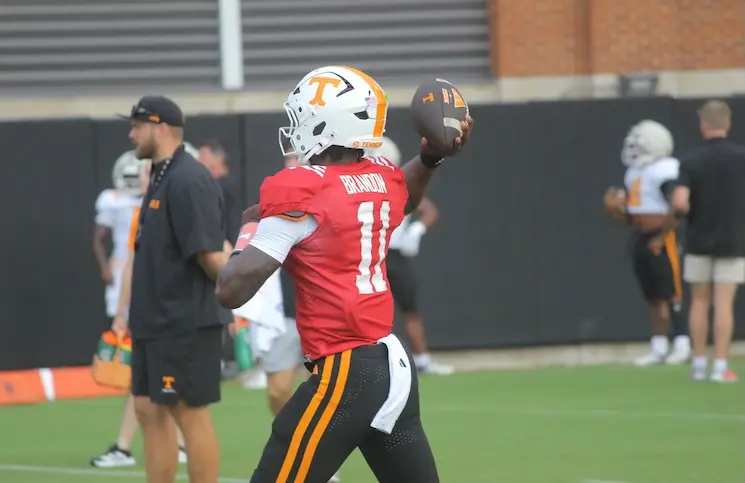 tennessee football quarterback battle