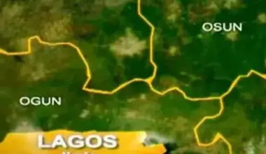Agege Refuse Dumping Persists on Railway Corridor