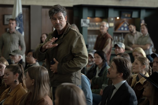'Lanterns' Episode 2 Kyle Chandler as Hal Jordan and Jason Ritter as Billy