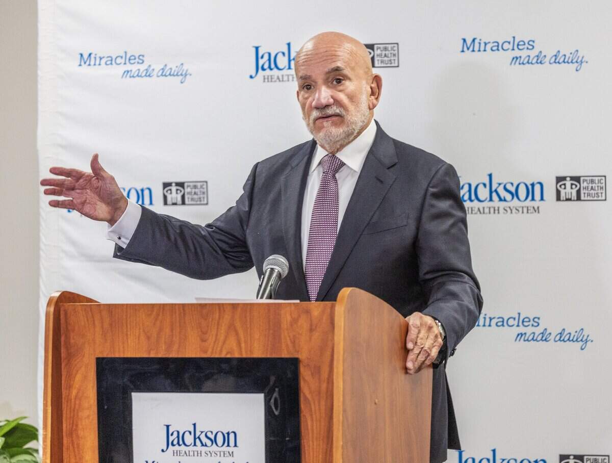 In 2022, Jackson Health System’s then-CEO Carlos Migoya signed a new four-year contract with Roxana Solano’s company for $31.5 million, well after state health regulators raised multiple issues with her ALFs.