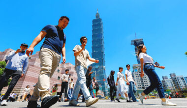 Average annual personal income rises to record level