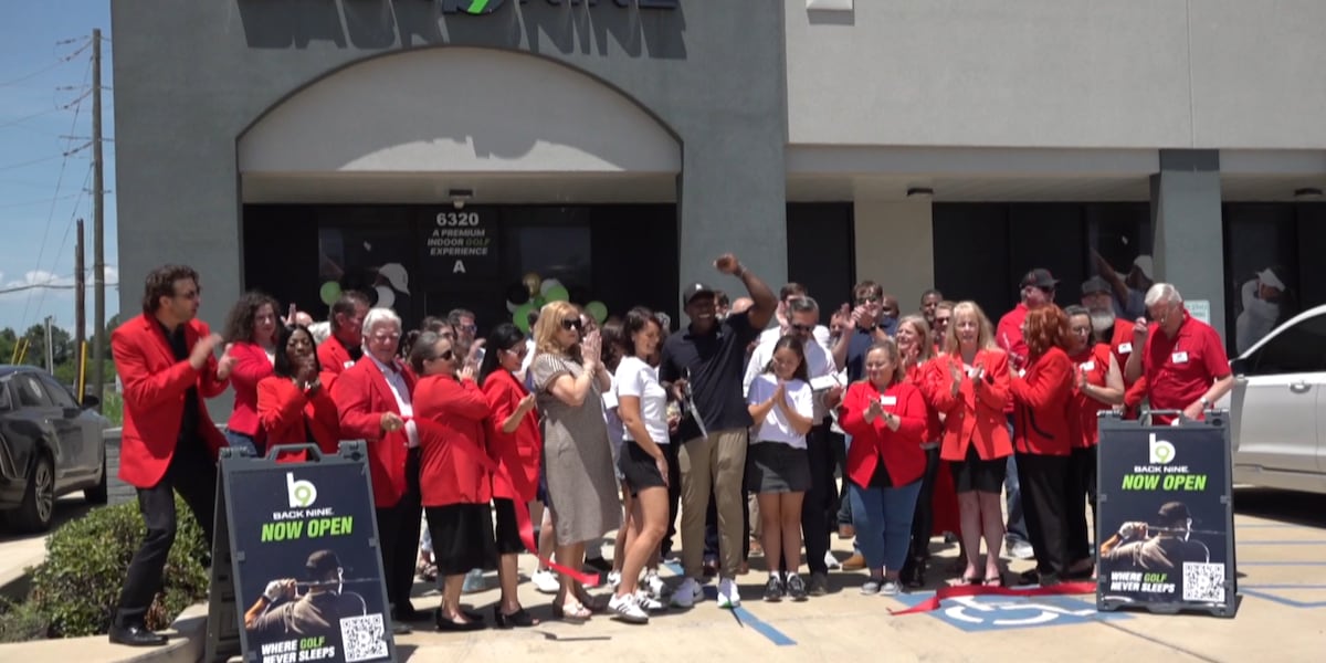 Back 9 Golf opens in Alexandria with ribbon cutting ceremony