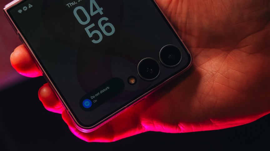 Do not disturb mode in Now Nudge on Z Flip 8