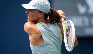 Swiatek enjoys 66-minute victory over Golubic to make Toronto last 16