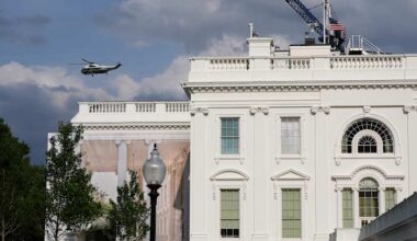 Former White House teleprompter operator ordered to turn over profits, pay fine over insider trading