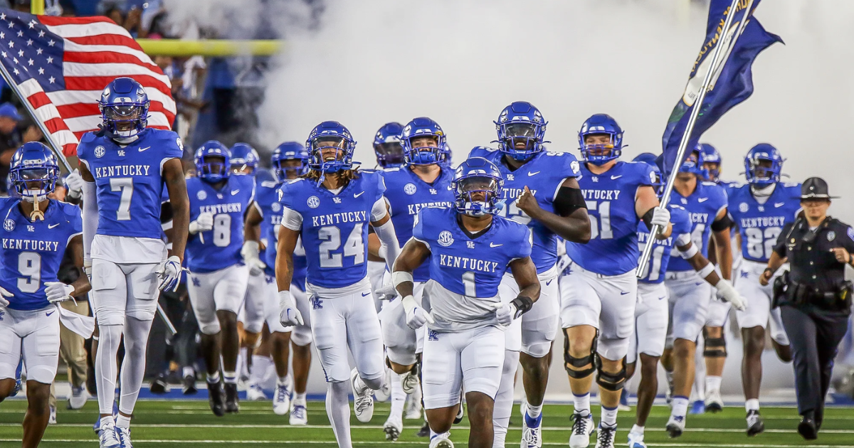 Left tackle Lance Heard at Kentucky spring football practice, via UK Athletics