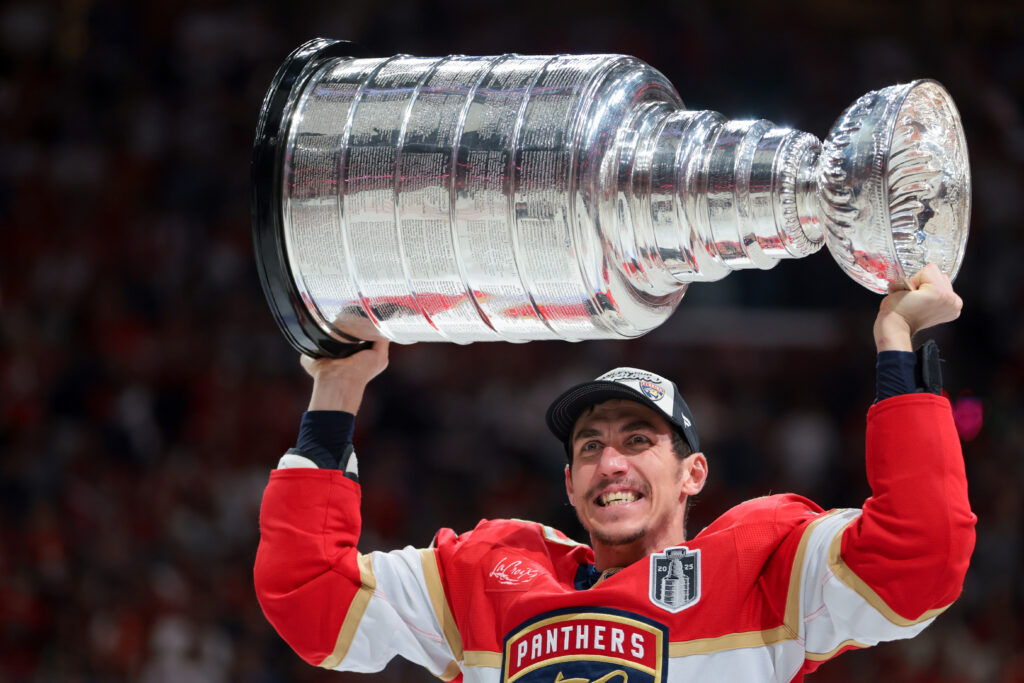 Tomas Nosek Signs In Czechia – Pro Hockey Rumors