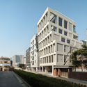 HOURS Commercial Building / See Architects - Image 2 of 23