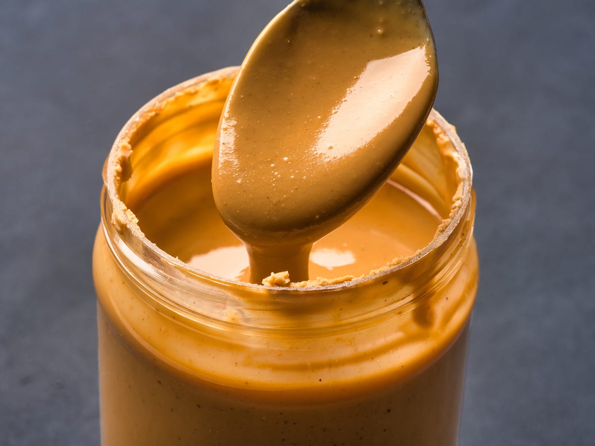 We Asked 6 Nutritionists For The Healthiest Peanut Butter—These Are Their Top Picks