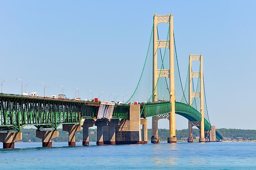 Traffic crossing the Mackinac Bridge