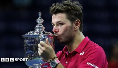Stan Wawrinka kisses the trophy after winning the US Open in 2016