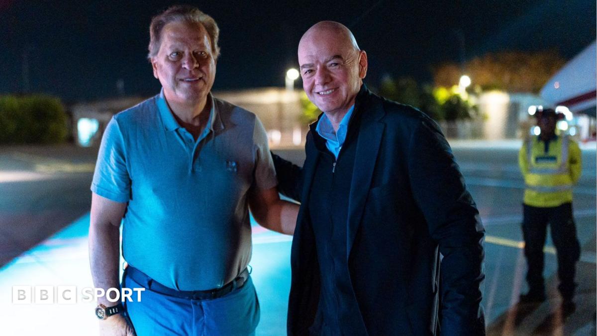Fifa president Gianni Infantino with Colombian Football Federation president Ramon Jesurun