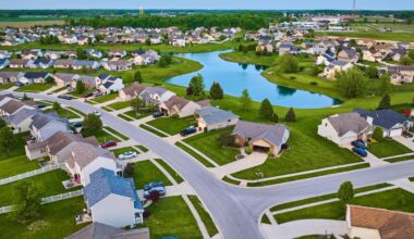 HOAs running out of money and foreclosing on more residents